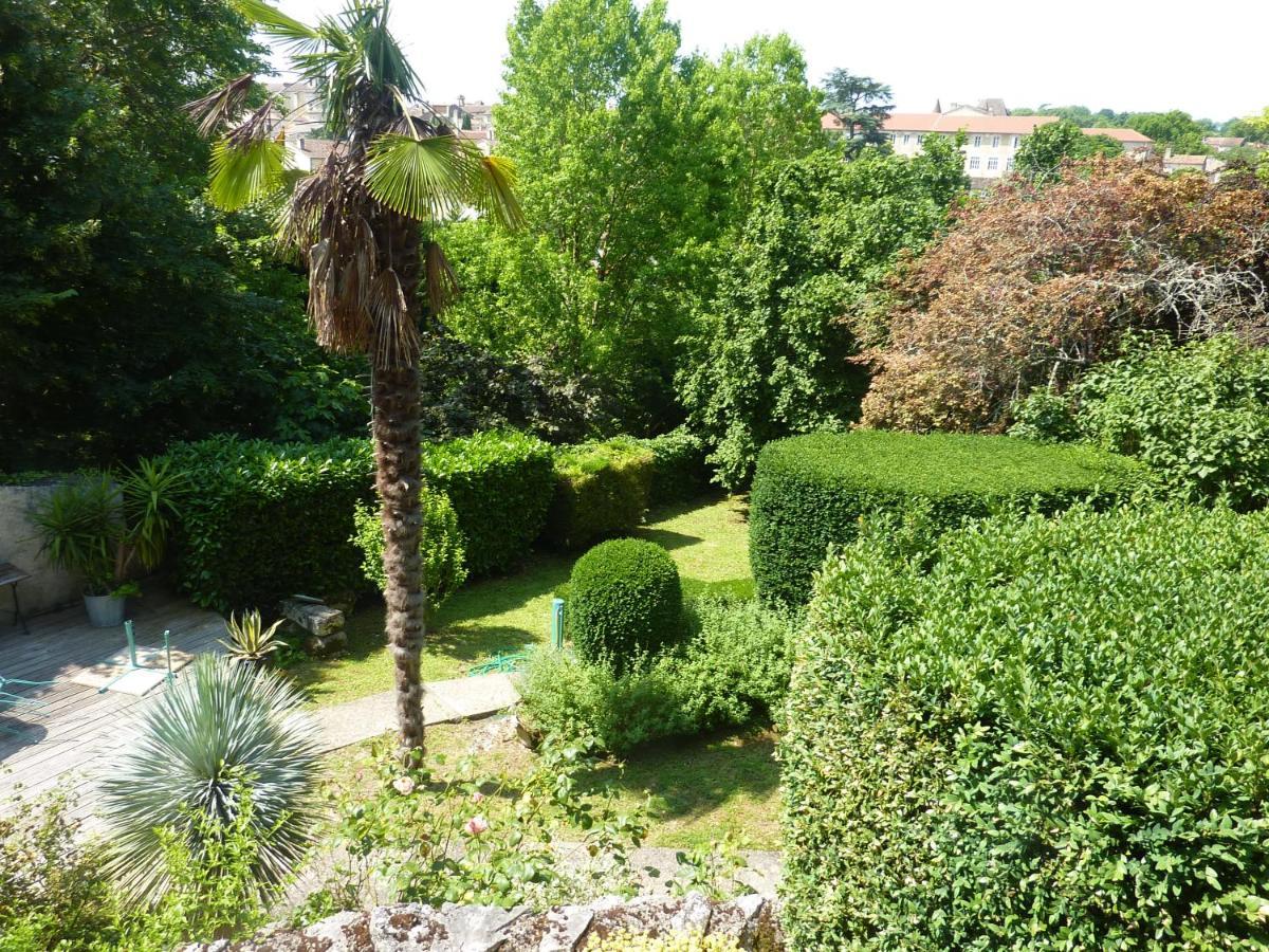 Beaux Chenes Bed & Breakfast Nérac Екстериор снимка